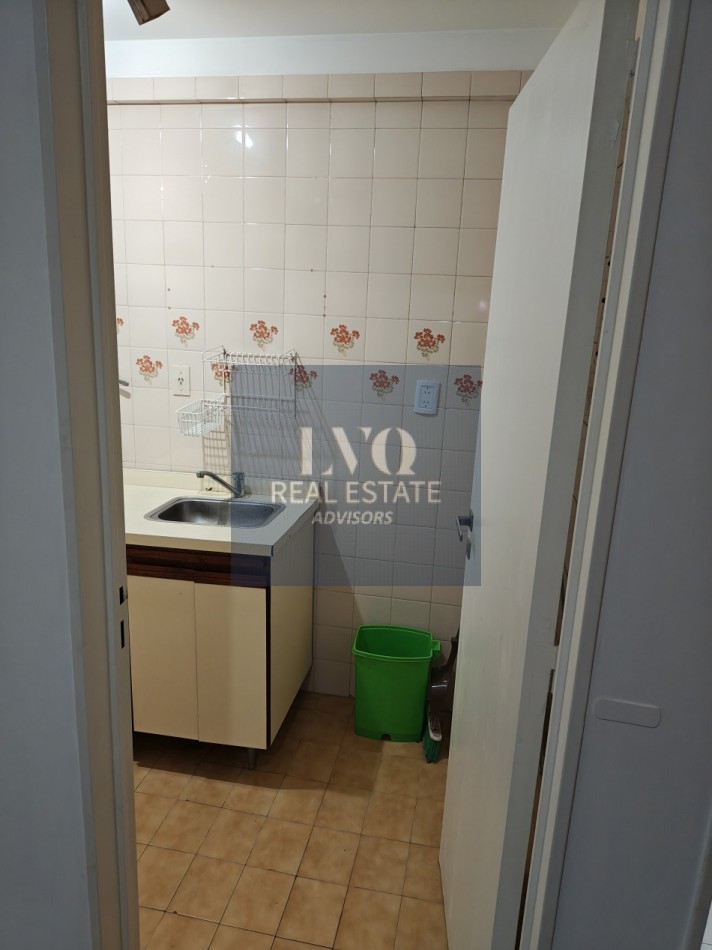 RECOLETA 1 Ambiente - Montevideo 1192 Piso 7 Depto E - RECICLADO.- APTO PROFESIONAL.-