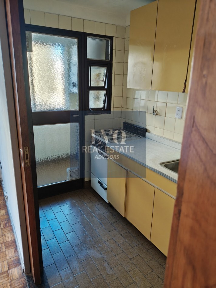 RECOLETA 1 Ambiente RESERVADO - MUY AMPLIO + BALCON - Superficie 31m² aprox.- Cocina + Lavadero independiente suoer LUMINOSO. Con ventanales externos al frente sobre la calle Riobamba Ambiente Ppal. con acceso a Cocina con amplio espacio Heladera y Baño c