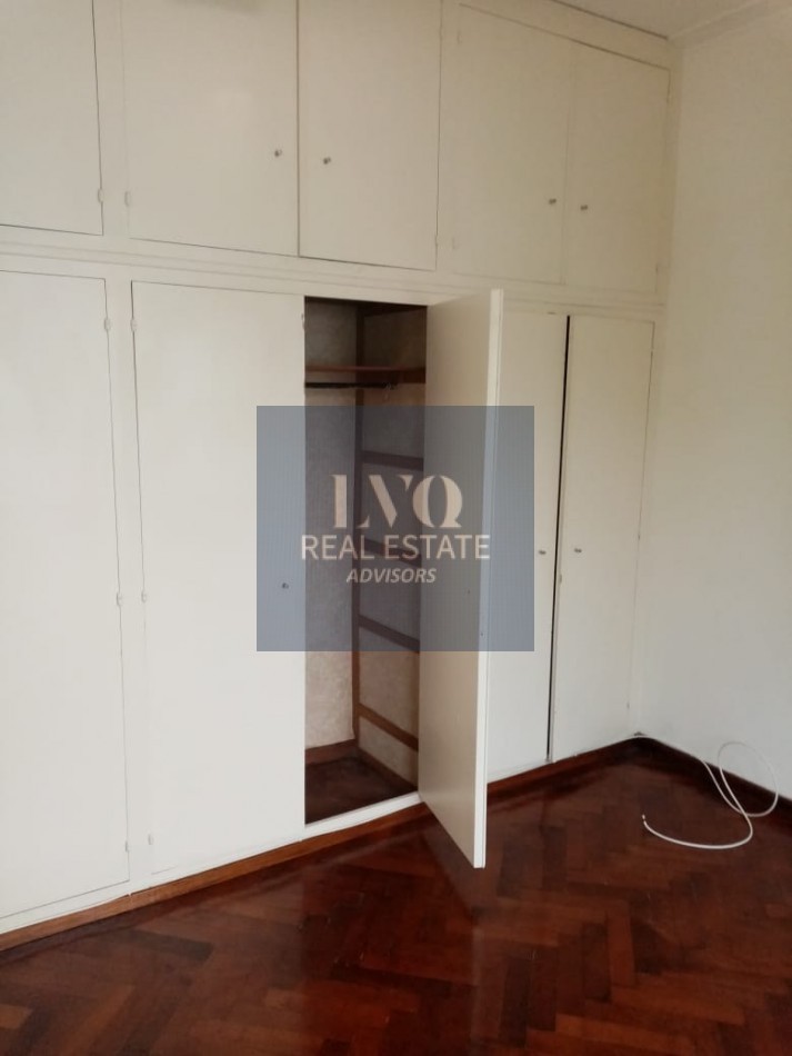 NUÑEZ River 3 Ambientes 52m² Semi Piso x escalera Tipo PH BAJAS EXPENSAS. Contrafrente super silencioso y muy luminoso. 2 habitaciones + cocina comedor + Terraza con Baulera