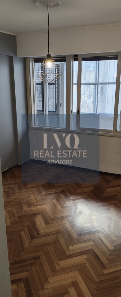 BARRIO NORTE 3 Ambientes ARENALES 2673 Piso 4. TODO LUZ+LIVING con BALCON CORRIDO+2 Habitaciones+Cocina independiente c/ comedor+Baño Completo+Toillette