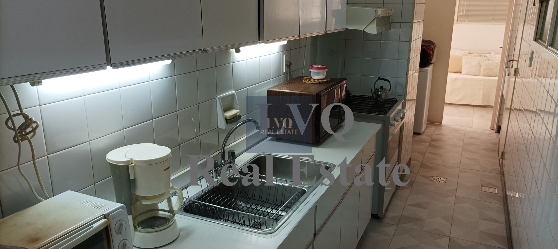 Semi Piso con Palier y ascensor Privados 3 Ambientes muy amplios 120m²- Balcon corrido al frente. 2 habitaciones muy amplias a contrafrente + escritorio o, play room o dep. de servicios al frente. 3 Baños.-