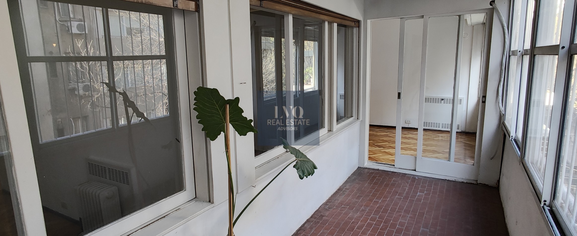 BARRIO NORTE 3 Ambientes ARENALES 2673 Piso 4. TODO LUZ+LIVING con BALCON CORRIDO+2 Habitaciones+Cocina independiente c/ comedor+Baño Completo+Toillette