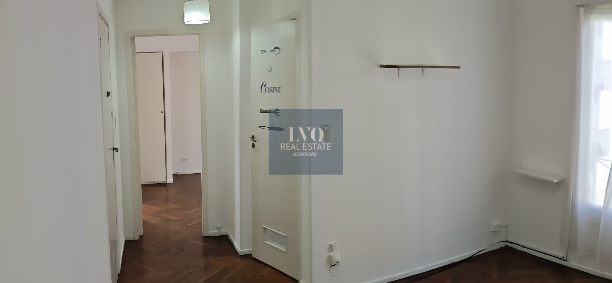 RECOLETA 2 Ambientes 50m²- TODO SOL - LUZ - Living muy amplio, 1 Dormitorio muy comodo con placares de guardado. Baño completo con bañera + Cocina independiente con ventana al frente, muy aireado. -