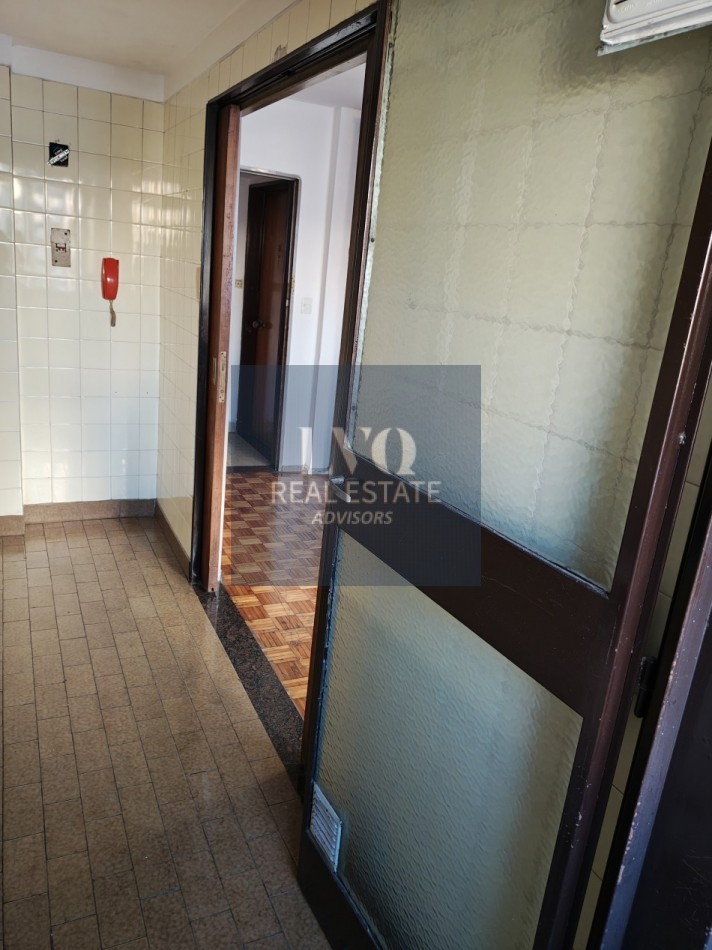 RECOLETA 1 Ambiente RESERVADO - MUY AMPLIO + BALCON - Superficie 31m² aprox.- Cocina + Lavadero independiente suoer LUMINOSO. Con ventanales externos al frente sobre la calle Riobamba Ambiente Ppal. con acceso a Cocina con amplio espacio Heladera y Baño c