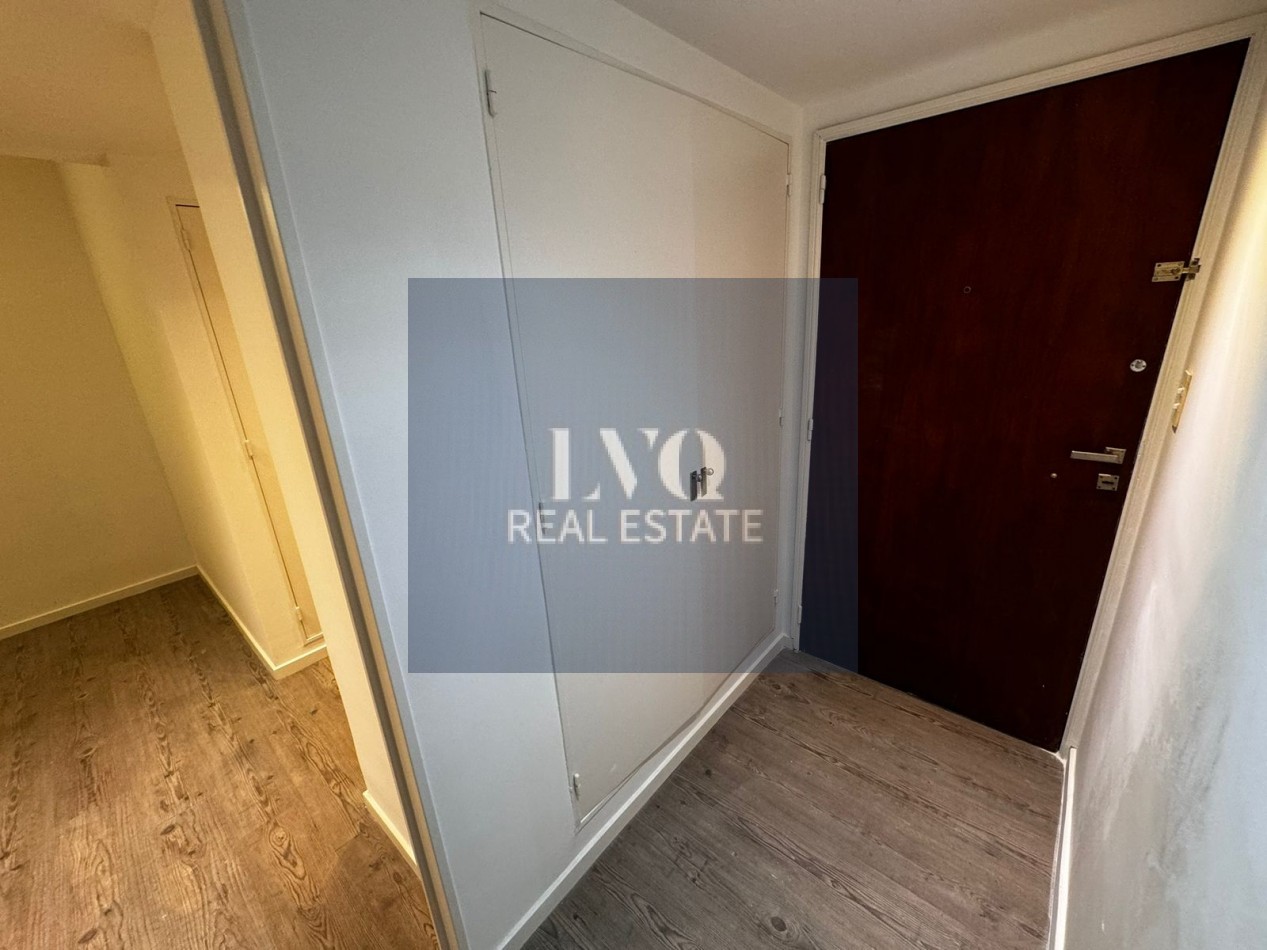 3 Ambientes con amplio living y balcon al frente en Montevideo y Arenales