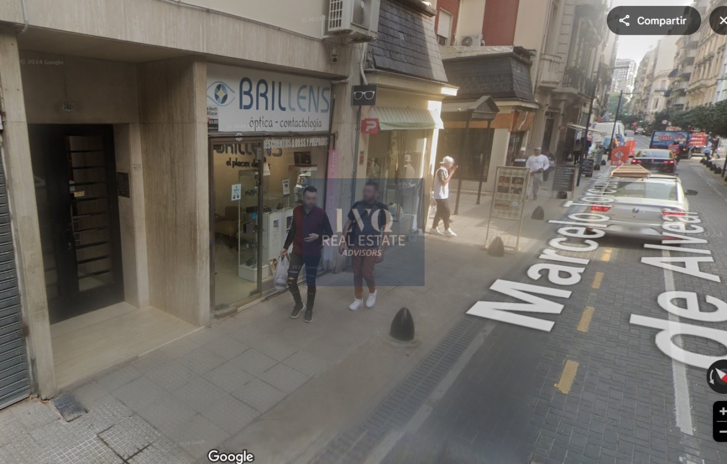 Plaza SAN MARTIN 2 ½ Ambientes MUY AMPLIOS - Superficie 62m² aprox.- Linving + comedor muy amplio con vista al contrafrente lateral - Cocina independiente con espacio Heladera + Lavarropas bajo mesada. Habitacion muy amplia con ventanal externo muy lumin