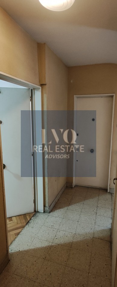 BARRIO NORTE 3 Ambientes ARENALES 2673 Piso 4. TODO LUZ+LIVING con BALCON CORRIDO+2 Habitaciones+Cocina independiente c/ comedor+Baño Completo+Toillette