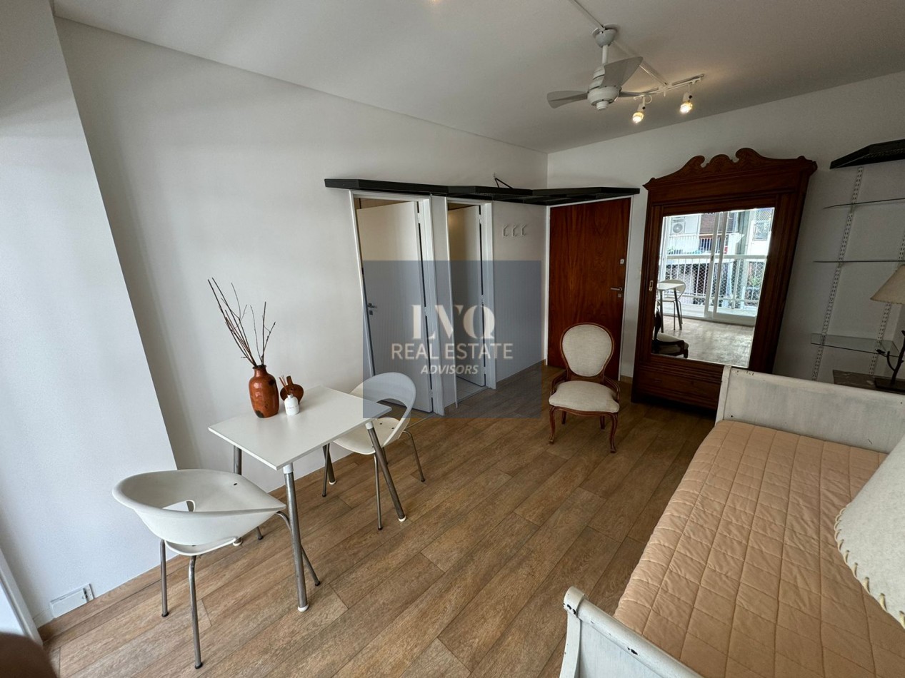 RECOLETA 1 ambiente MONTEVIDEO 1192 Piso 5 Depto A TODO LUZ+BALCON CORRIDO+Cocina ind.+Baño Completo - RECICLADO + AMOBLADO - IDEAL AirBnB
