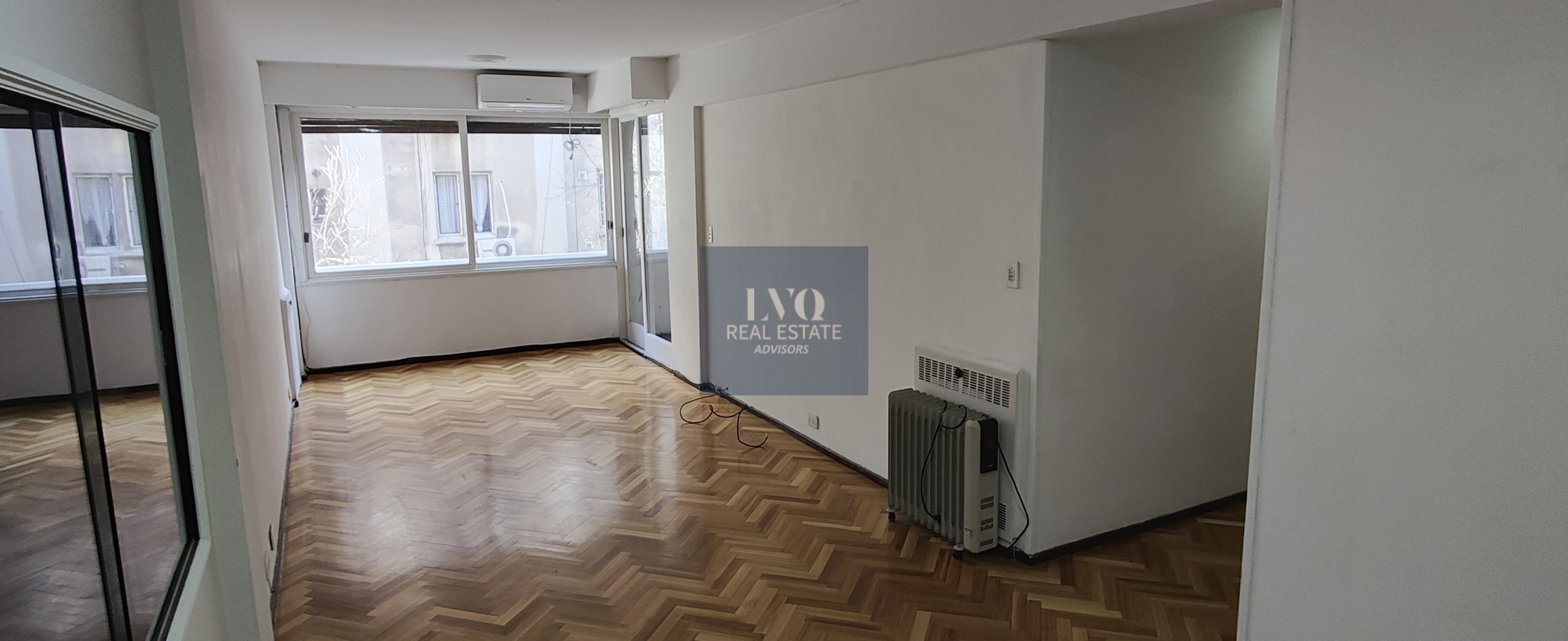 BARRIO NORTE 3 Ambientes ARENALES 2673 Piso 4. TODO LUZ+LIVING con BALCON CORRIDO+2 Habitaciones+Cocina independiente c/ comedor+Baño Completo+Toillette