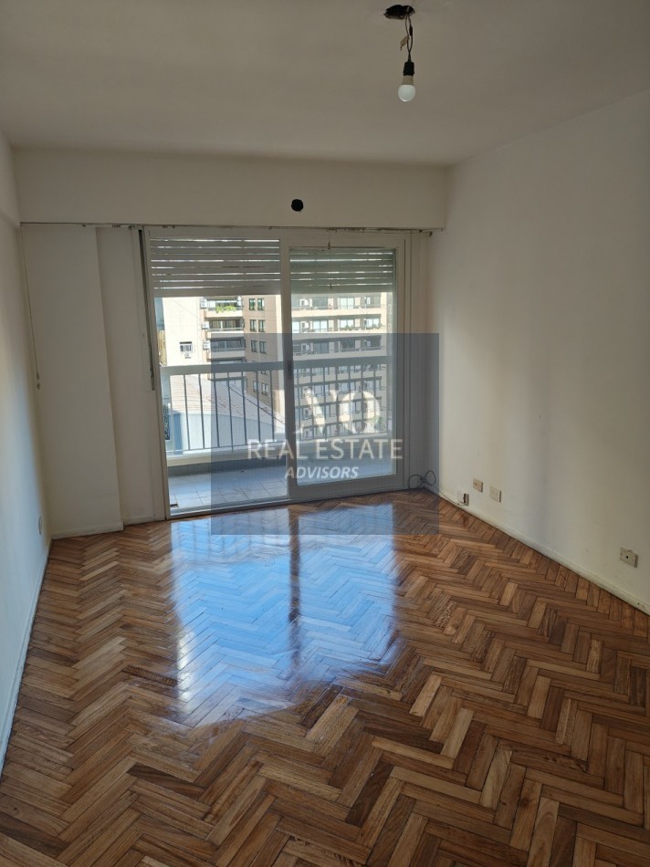 RETIRO 2 Ambientes 50m² con BALCON al confrente muy luminoso sobre la calle Esmerada e/ Av. Del Libertador y Arroyo. RECICLADO A NUEVO.-