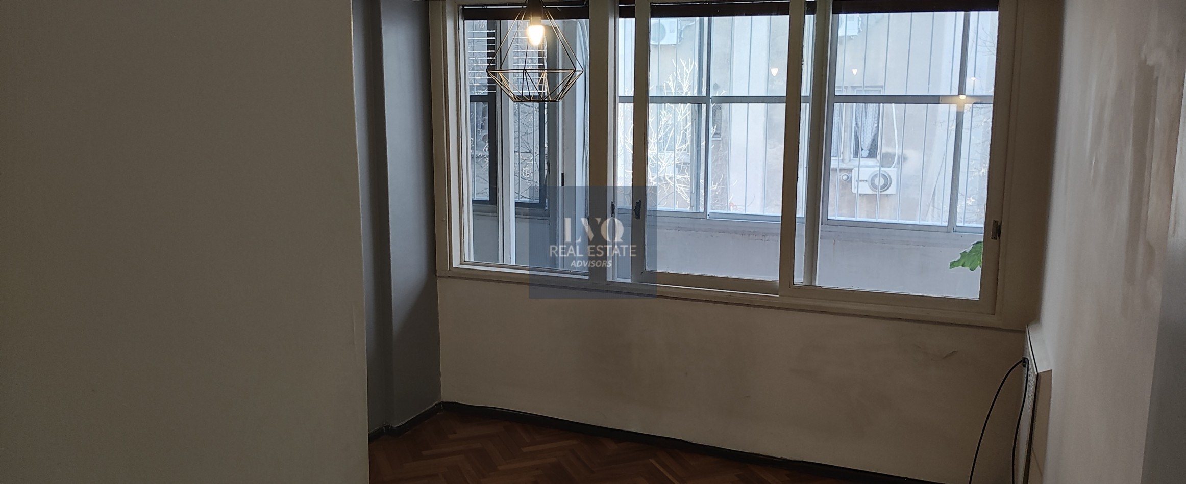 BARRIO NORTE 3 Ambientes ARENALES 2673 Piso 4. TODO LUZ+LIVING con BALCON CORRIDO+2 Habitaciones+Cocina independiente c/ comedor+Baño Completo+Toillette