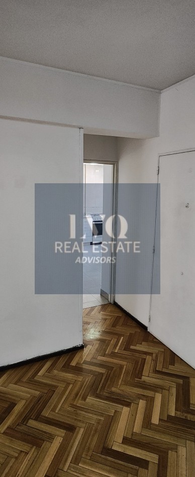 BARRIO NORTE 3 Ambientes ARENALES 2673 Piso 4. TODO LUZ+LIVING con BALCON CORRIDO+2 Habitaciones+Cocina independiente c/ comedor+Baño Completo+Toillette