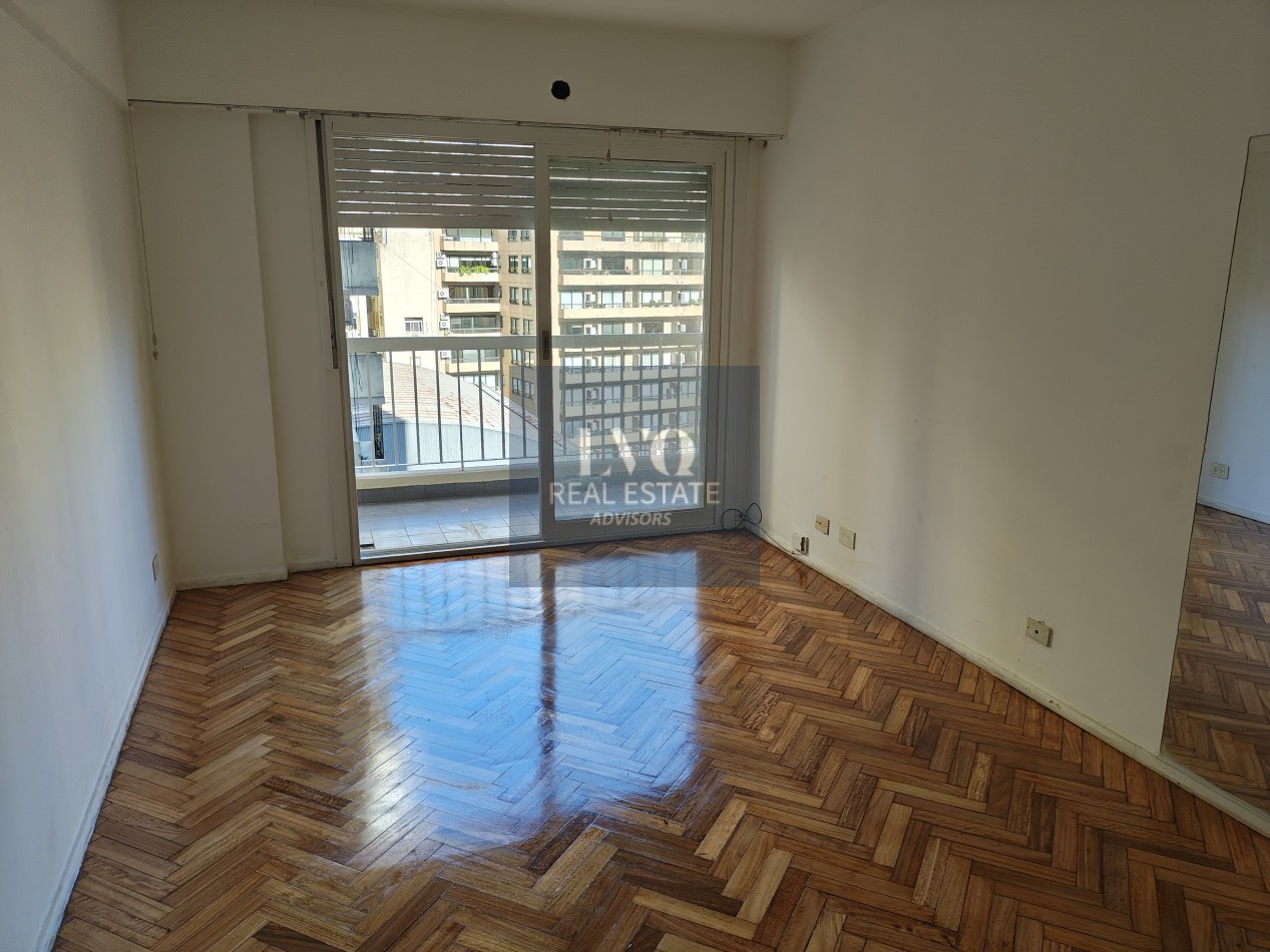 RETIRO 2 Ambientes 50m² con BALCON al confrente muy luminoso sobre la calle Esmerada e/ Av. Del Libertador y Arroyo. RECICLADO A NUEVO.-
