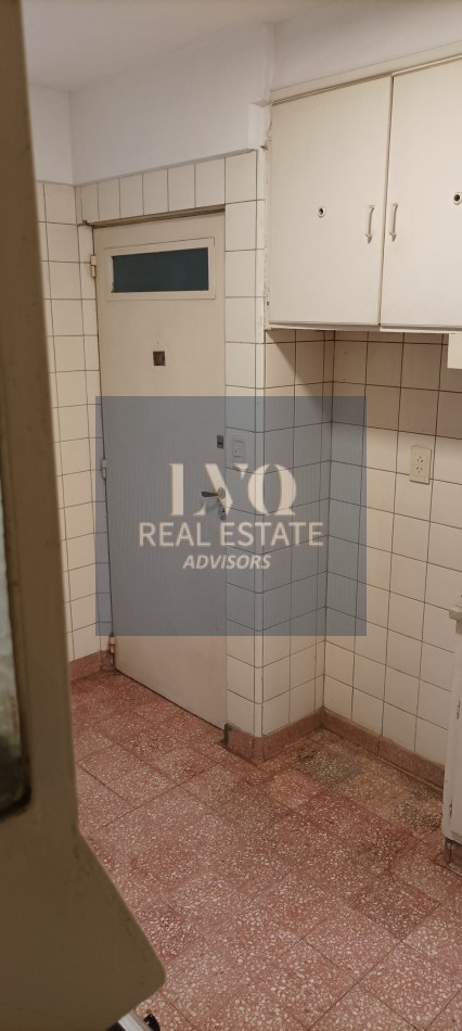 RECOLETA 3 ½ Ambientes 106m² Semi Piso con Palier+Ascensor Privados. Balcon corrido contrafrente + 2 habitaciones + escritorio o, play room o  dep. de servicios.