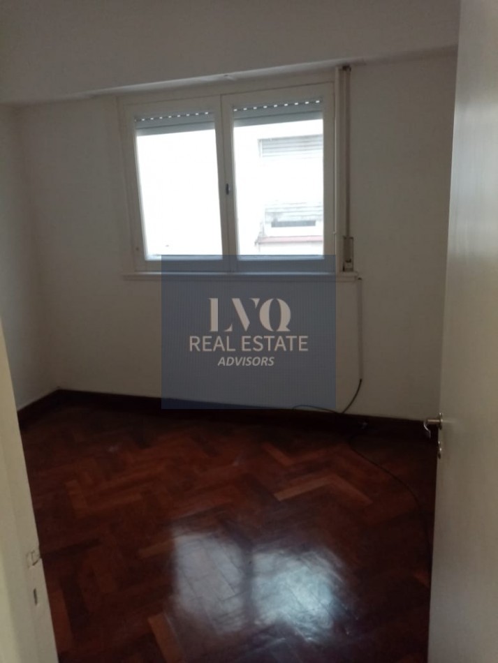NUÑEZ River 3 Ambientes 52m² Semi Piso x escalera Tipo PH BAJAS EXPENSAS. Contrafrente super silencioso y muy luminoso. 2 habitaciones + cocina comedor + Terraza con Baulera