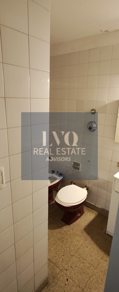 BARRIO NORTE 3 Ambientes ARENALES 2673 Piso 4. TODO LUZ+LIVING con BALCON CORRIDO+2 Habitaciones+Cocina independiente c/ comedor+Baño Completo+Toillette