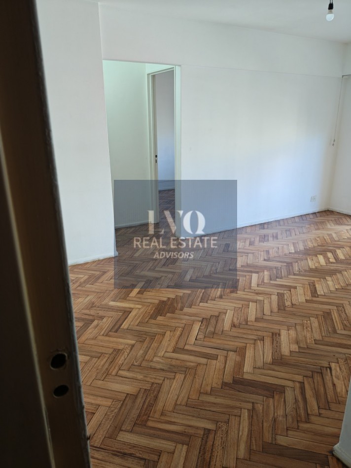RETIRO 2 Ambientes 50m² con BALCON al confrente muy luminoso sobre la calle Esmerada e/ Av. Del Libertador y Arroyo. RECICLADO A NUEVO.-