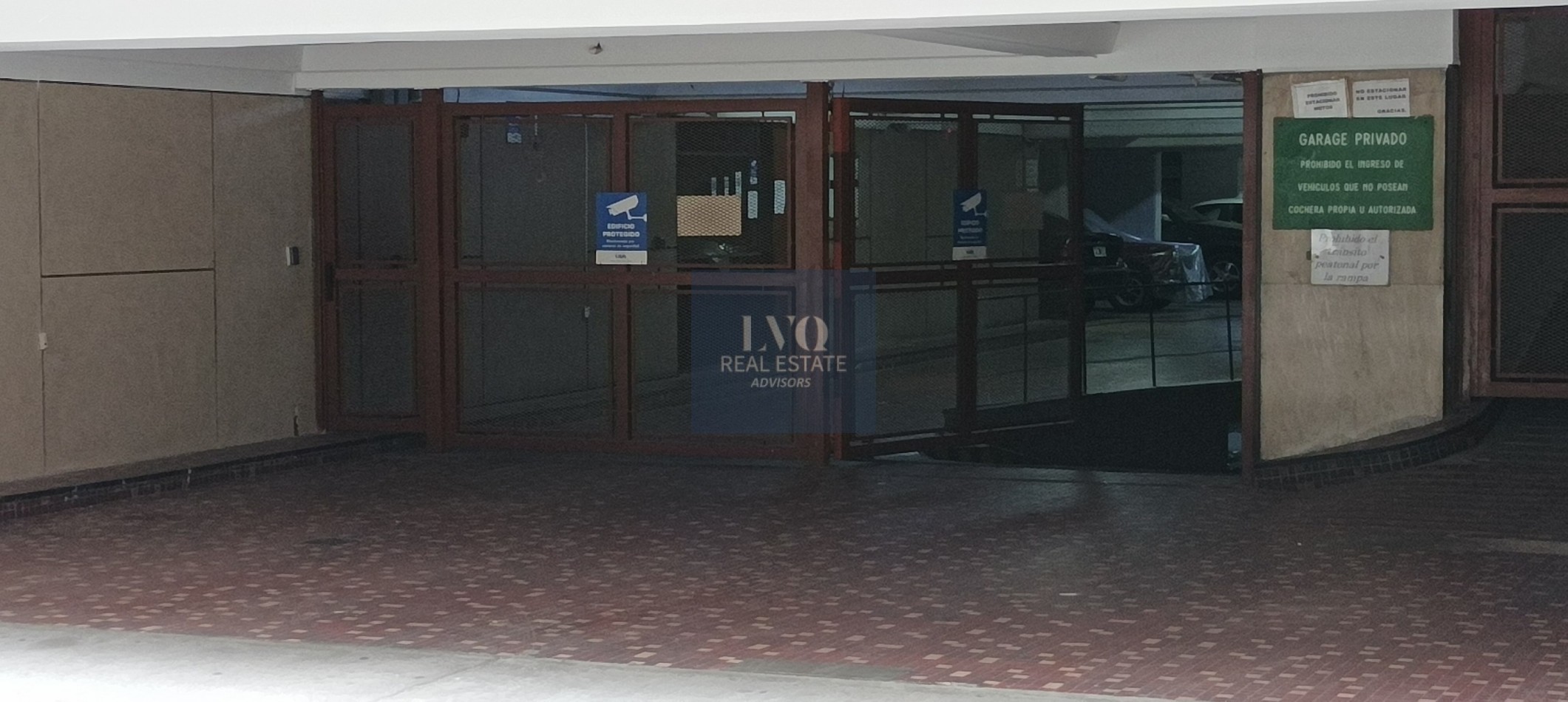 PLAZA San Martin - San Nicolas COCHERA super amplia - Superficie: 14,16m² x Escritura / 1 SS.-