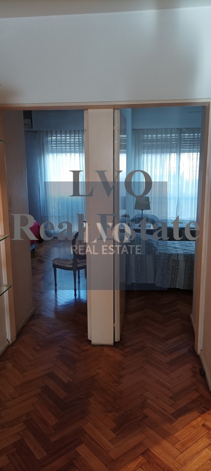 Semi Piso con Palier y ascensor Privados 3 Ambientes muy amplios 120m²- Balcon corrido al frente. 2 habitaciones muy amplias a contrafrente + escritorio o, play room o dep. de servicios al frente. 3 Baños.-