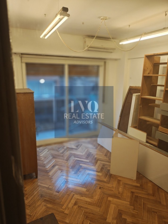 RECOLETA 2 Ambientes 50m². con Balcon al Frente muy luminoso - Edificio APTO PROFESIONAL IDEAL CONSULTORIO - ShowRoom - Estudio, de gran categoria en Recoleta