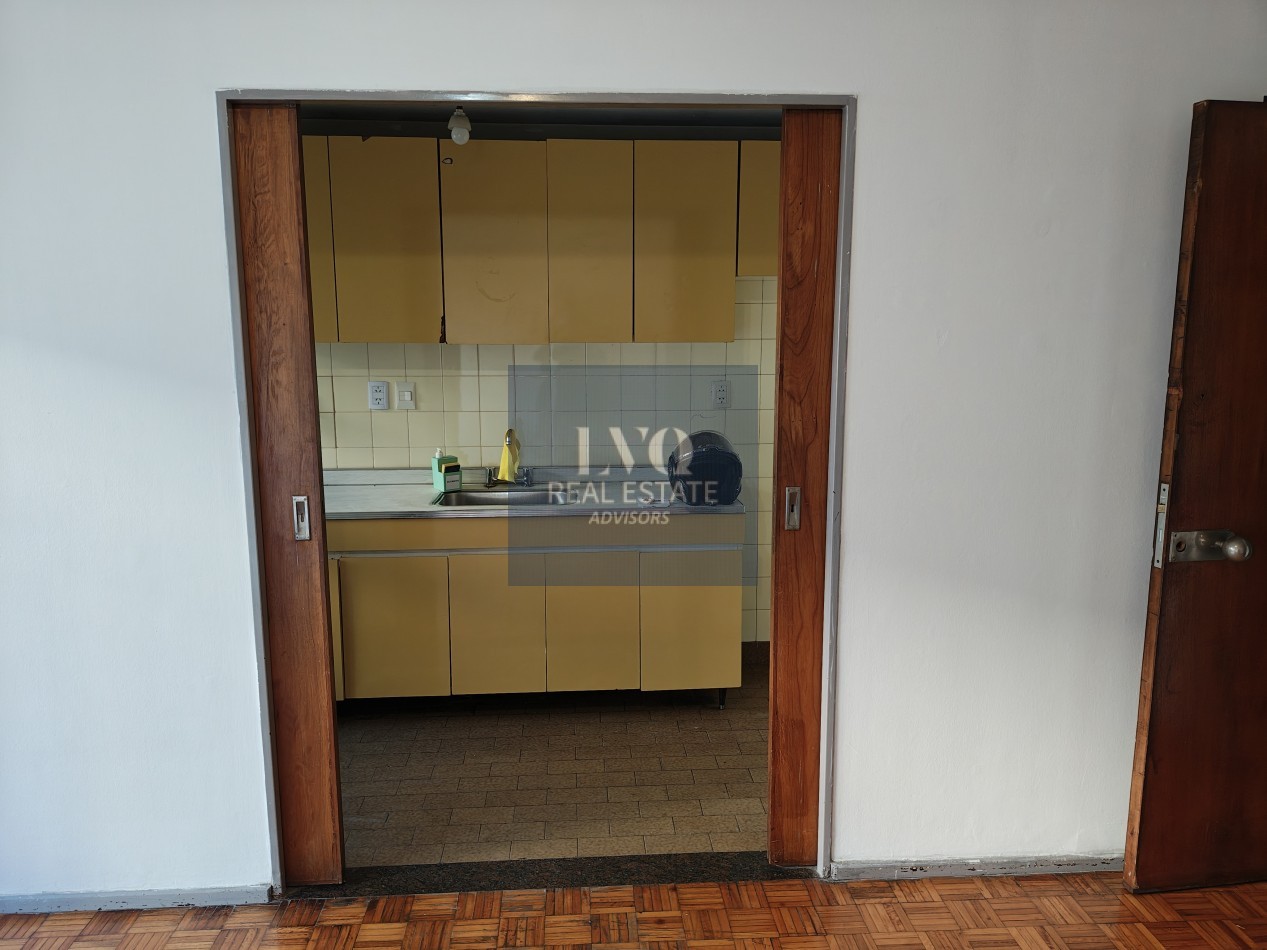 RECOLETA 1 Ambiente RESERVADO - MUY AMPLIO + BALCON - Superficie 31m² aprox.- Cocina + Lavadero independiente suoer LUMINOSO. Con ventanales externos al frente sobre la calle Riobamba Ambiente Ppal. con acceso a Cocina con amplio espacio Heladera y Baño c