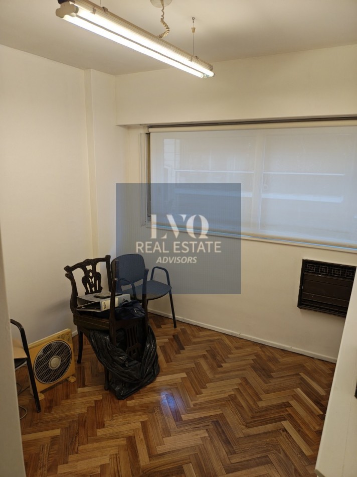 RECOLETA 2 Ambientes 50m². con Balcon al Frente muy luminoso - Edificio APTO PROFESIONAL IDEAL CONSULTORIO - ShowRoom - Estudio, de gran categoria en Recoleta