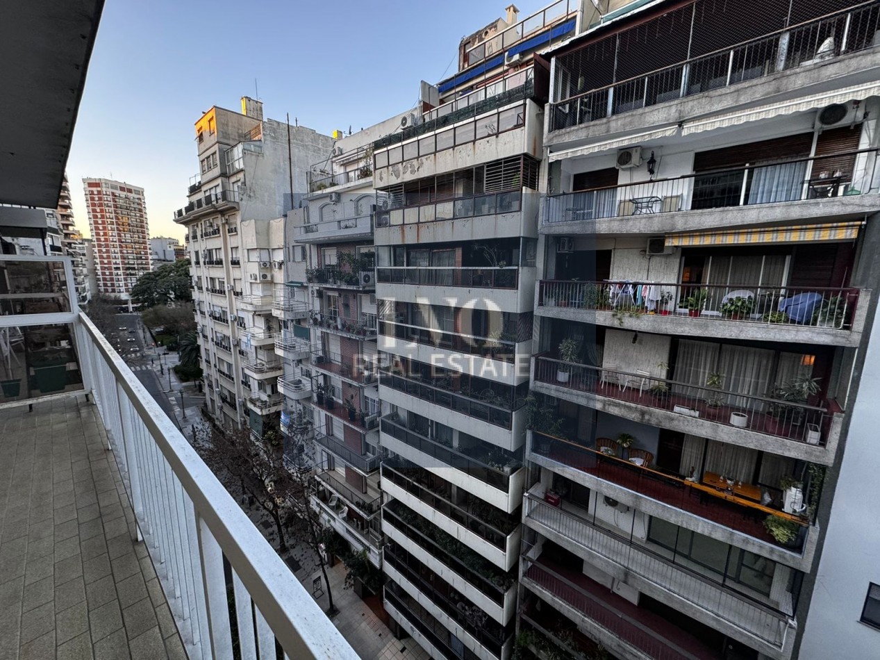 3 Ambientes con amplio living y balcon al frente en Montevideo y Arenales