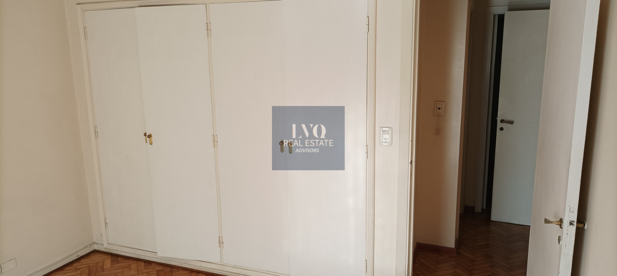 RECOLETA 3 ½ Ambientes 106m² Semi Piso con Palier+Ascensor Privados. Balcon corrido contrafrente + 2 habitaciones + escritorio o, play room o  dep. de servicios.