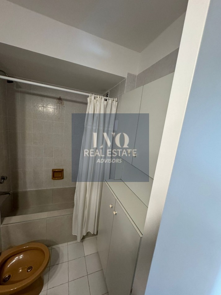 RECOLETA 1 ambiente MONTEVIDEO 1192 Piso 5 Depto A TODO LUZ+BALCON CORRIDO+Cocina ind.+Baño Completo - RECICLADO + AMOBLADO - IDEAL AirBnB