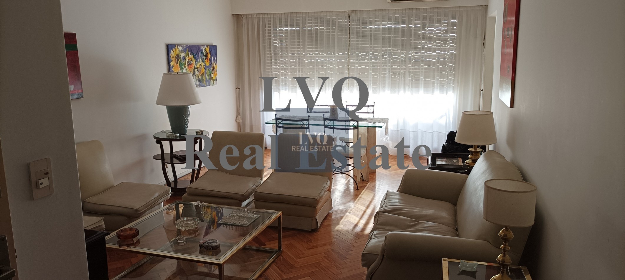 Semi Piso con Palier y ascensor Privados 3 Ambientes muy amplios 120m²- Balcon corrido al frente. 2 habitaciones muy amplias a contrafrente + escritorio o, play room o dep. de servicios al frente. 3 Baños.-