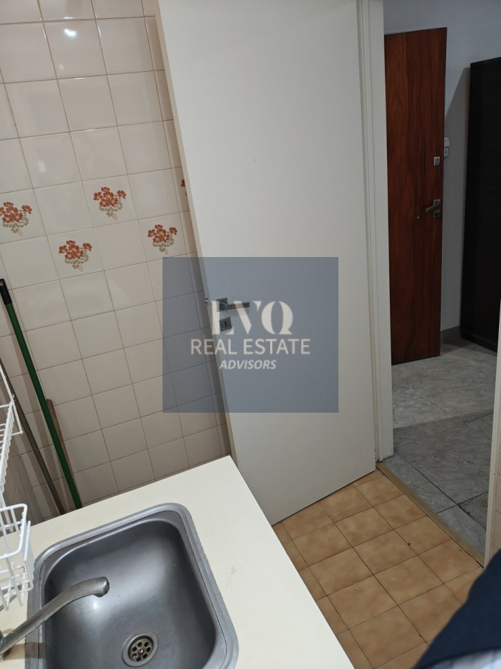 RECOLETA 1 Ambiente - Montevideo 1192 Piso 7 Depto E - RECICLADO.- APTO PROFESIONAL.-