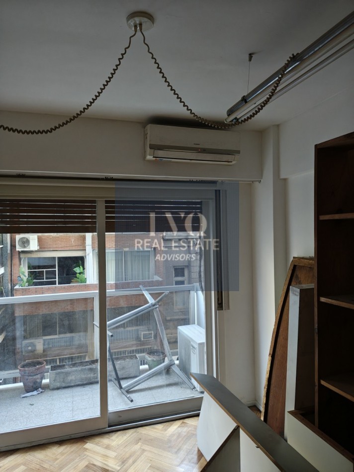 RECOLETA 2 Ambientes 50m². con Balcon al Frente muy luminoso - Edificio APTO PROFESIONAL IDEAL CONSULTORIO - ShowRoom - Estudio, de gran categoria en Recoleta