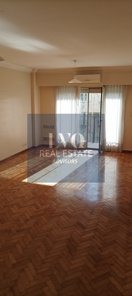 RECOLETA 3 ½ Ambientes 106m² Semi Piso con Palier+Ascensor Privados. Balcon corrido contrafrente + 2 habitaciones + escritorio o, play room o  dep. de servicios.