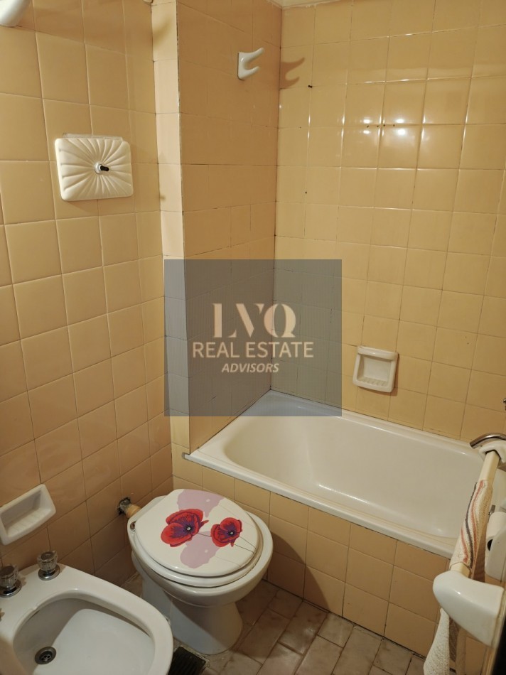 RECOLETA 1 Ambiente RESERVADO - MUY AMPLIO + BALCON - Superficie 31m² aprox.- Cocina + Lavadero independiente suoer LUMINOSO. Con ventanales externos al frente sobre la calle Riobamba Ambiente Ppal. con acceso a Cocina con amplio espacio Heladera y Baño c