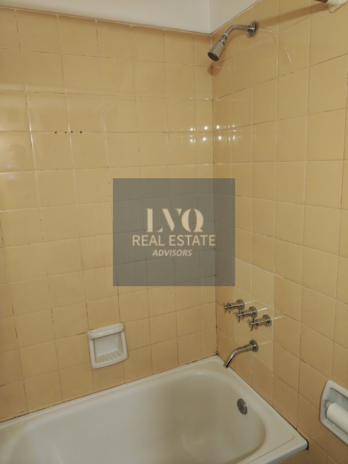 RECOLETA 1 Ambiente RESERVADO - MUY AMPLIO + BALCON - Superficie 31m² aprox.- Cocina + Lavadero independiente suoer LUMINOSO. Con ventanales externos al frente sobre la calle Riobamba Ambiente Ppal. con acceso a Cocina con amplio espacio Heladera y Baño c