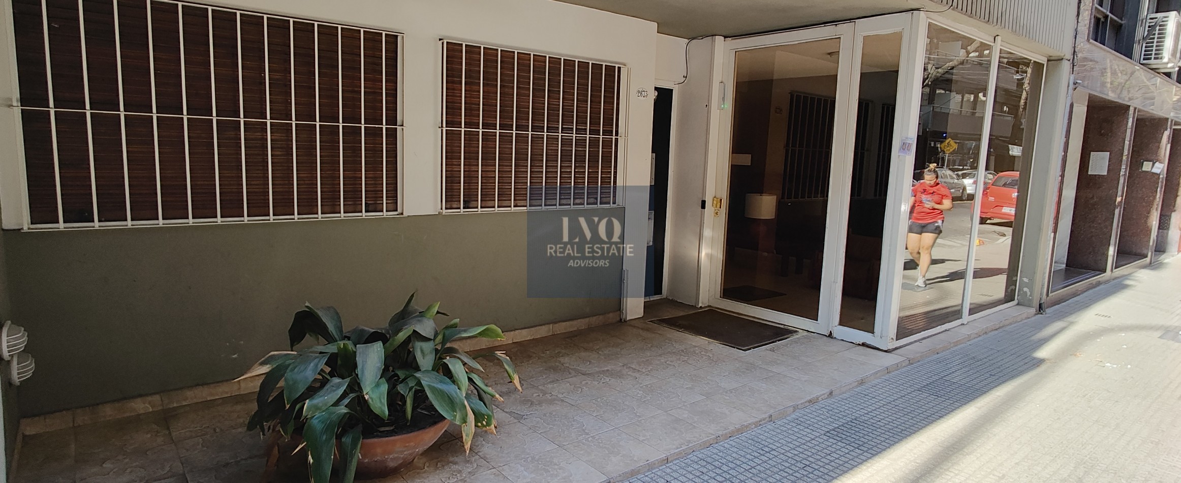 BARRIO NORTE 3 Ambientes ARENALES 2673 Piso 4. TODO LUZ+LIVING con BALCON CORRIDO+2 Habitaciones+Cocina independiente c/ comedor+Baño Completo+Toillette