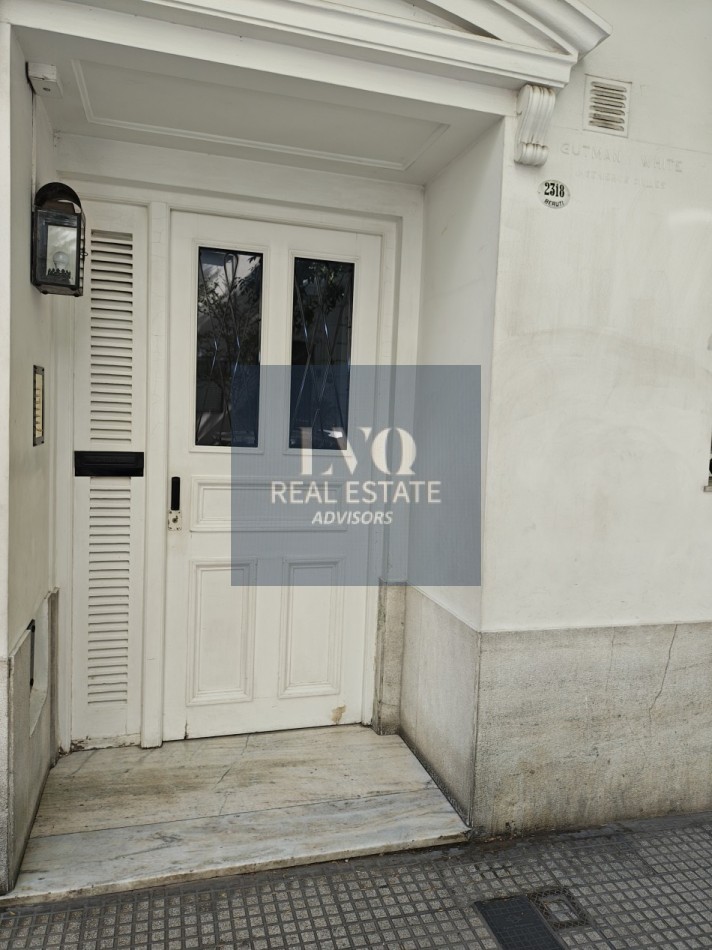 RECOLETA 2 Ambientes 38,88m²- TODO SOL - TODO LUZ - Living muy amplio, 1 Dormitorio muy comodo con placares de guardado. Baño completo con bañera + Cocina independiente con ventana al frente, DIVINO LIBRE DE GASTOS PARA EL VENDEDOR