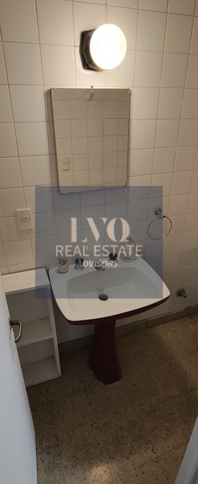 BARRIO NORTE 3 Ambientes ARENALES 2673 Piso 4. TODO LUZ+LIVING con BALCON CORRIDO+2 Habitaciones+Cocina independiente c/ comedor+Baño Completo+Toillette