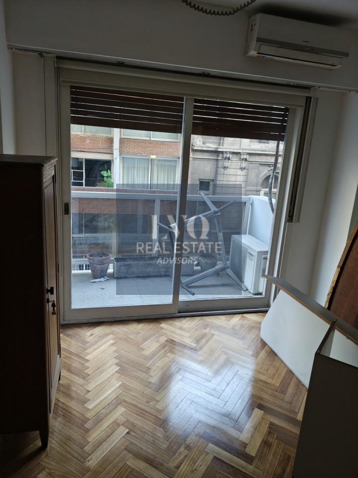 RECOLETA 2 Ambientes 50m². con Balcon al Frente muy luminoso - Edificio APTO PROFESIONAL IDEAL CONSULTORIO - ShowRoom - Estudio, de gran categoria en Recoleta