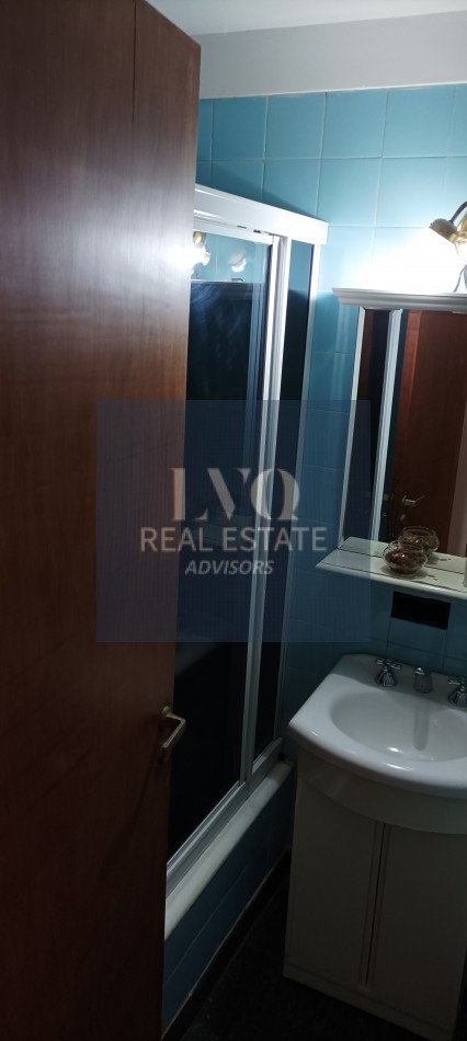 BELGRANO 4 Ambientes muy amplios 90m2 + Balcon 8m2 corrido al Frente TODO LUZ + Dep. de Servicio c/ baño - Recien pintado + Pisos de parquet restaurados e hidrolaqueados a nuevo.