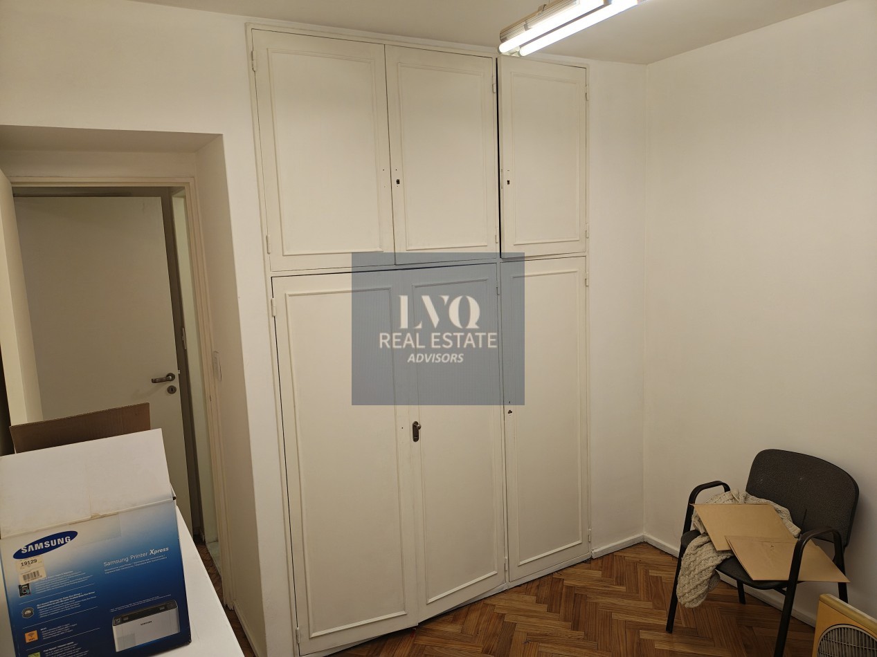 RECOLETA 2 Ambientes 50m². con Balcon al Frente muy luminoso - Edificio APTO PROFESIONAL IDEAL CONSULTORIO - ShowRoom - Estudio, de gran categoria en Recoleta