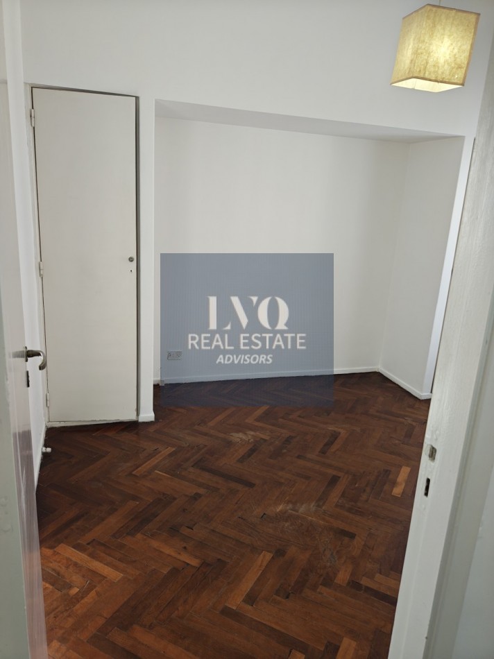 RECOLETA 2 Ambientes 50m²- TODO SOL - LUZ - Living muy amplio, 1 Dormitorio muy comodo con placares de guardado. Baño completo con bañera + Cocina independiente con ventana al frente, muy aireado. -