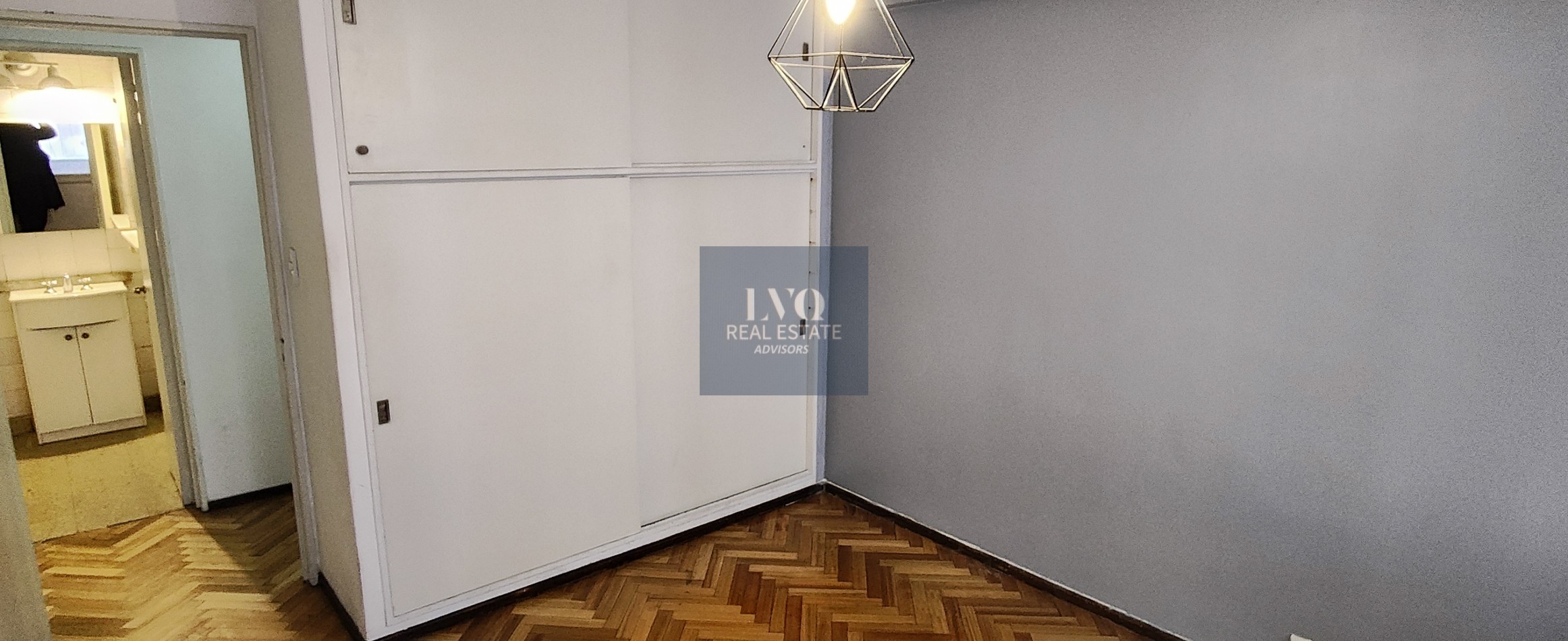 BARRIO NORTE 3 Ambientes ARENALES 2673 Piso 4. TODO LUZ+LIVING con BALCON CORRIDO+2 Habitaciones+Cocina independiente c/ comedor+Baño Completo+Toillette
