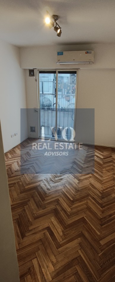 BARRIO NORTE 2 Ambientes amplios 40m² BAJAS EXPENSAS- En excelente Edificio al contra frente. Living muy amplio con calefactor tiro balanceado + AA Split BGH F/C, 1 Dormitorios muy comodo. Baño completo con bañera + Cocina independiente con lavadero con e