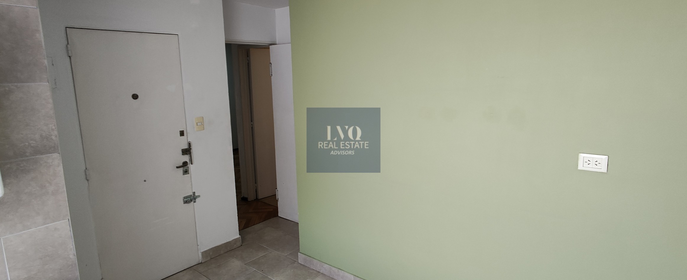 BARRIO NORTE 3 Ambientes ARENALES 2673 Piso 4. TODO LUZ+LIVING con BALCON CORRIDO+2 Habitaciones+Cocina independiente c/ comedor+Baño Completo+Toillette