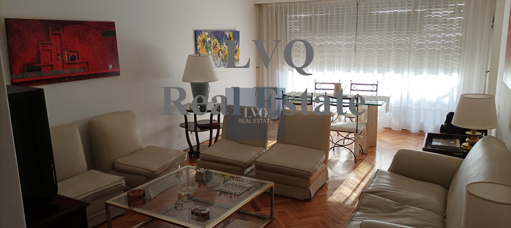 Semi Piso con Palier y ascensor Privados 3 Ambientes muy amplios 120m²- Balcon corrido al frente. 2 habitaciones muy amplias a contrafrente + escritorio o, play room o dep. de servicios al frente. 3 Baños.-
