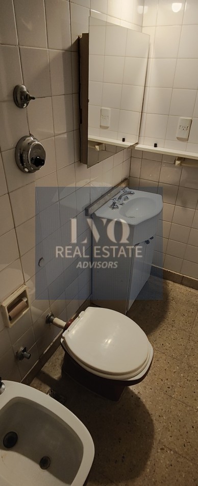 BARRIO NORTE 3 Ambientes ARENALES 2673 Piso 4. TODO LUZ+LIVING con BALCON CORRIDO+2 Habitaciones+Cocina independiente c/ comedor+Baño Completo+Toillette