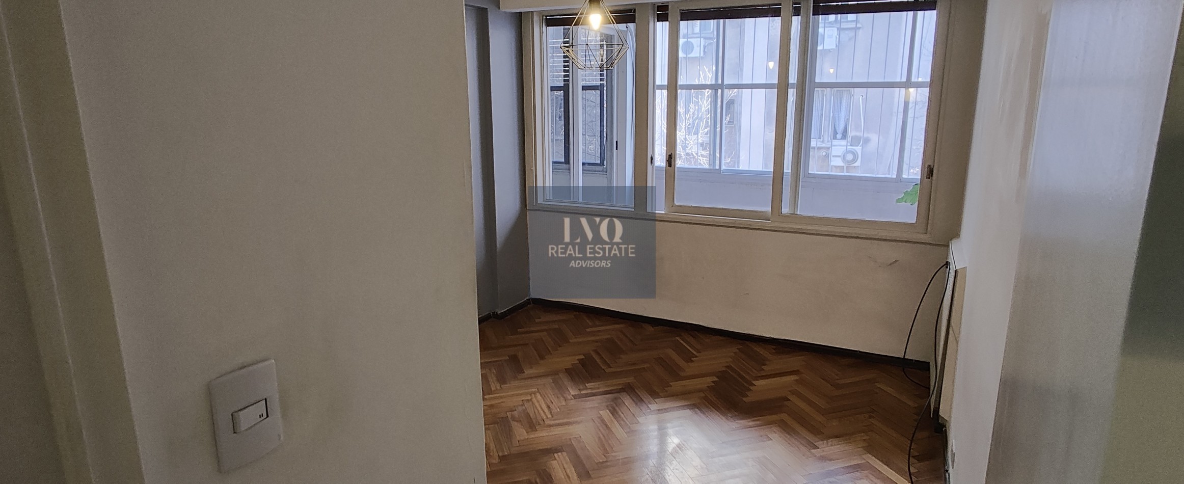 BARRIO NORTE 3 Ambientes ARENALES 2673 Piso 4. TODO LUZ+LIVING con BALCON CORRIDO+2 Habitaciones+Cocina independiente c/ comedor+Baño Completo+Toillette