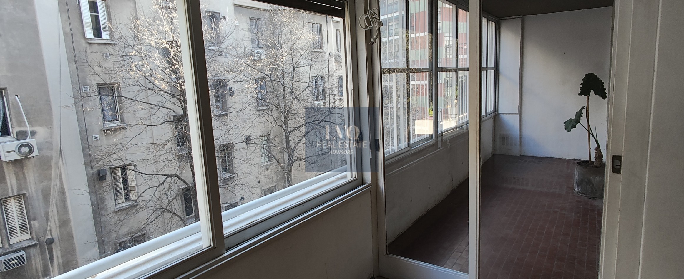 BARRIO NORTE 3 Ambientes ARENALES 2673 Piso 4. TODO LUZ+LIVING con BALCON CORRIDO+2 Habitaciones+Cocina independiente c/ comedor+Baño Completo+Toillette