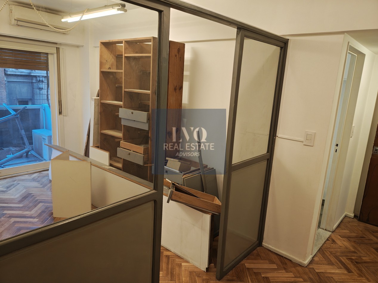 RECOLETA 2 Ambientes 50m². con Balcon al Frente muy luminoso - Edificio APTO PROFESIONAL IDEAL CONSULTORIO - ShowRoom - Estudio, de gran categoria en Recoleta